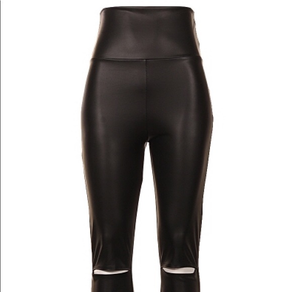 🌟Cutout knee faux leather leggings - Picture 5 of 5